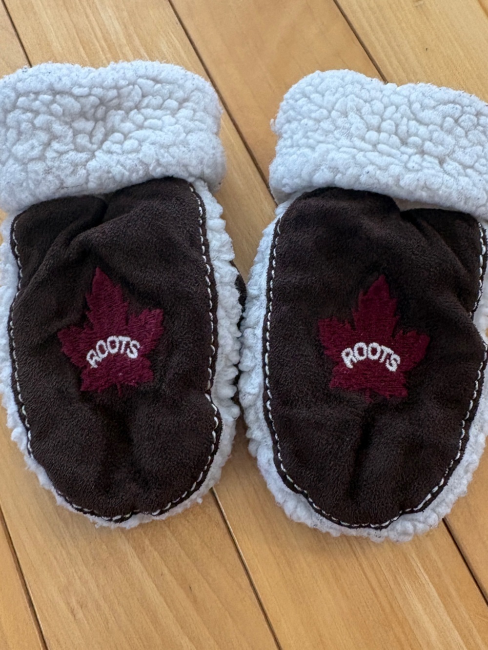 Roots Canada Baby Infant Mittens Mitts Brown Sherpa Lined Size 0-12 months